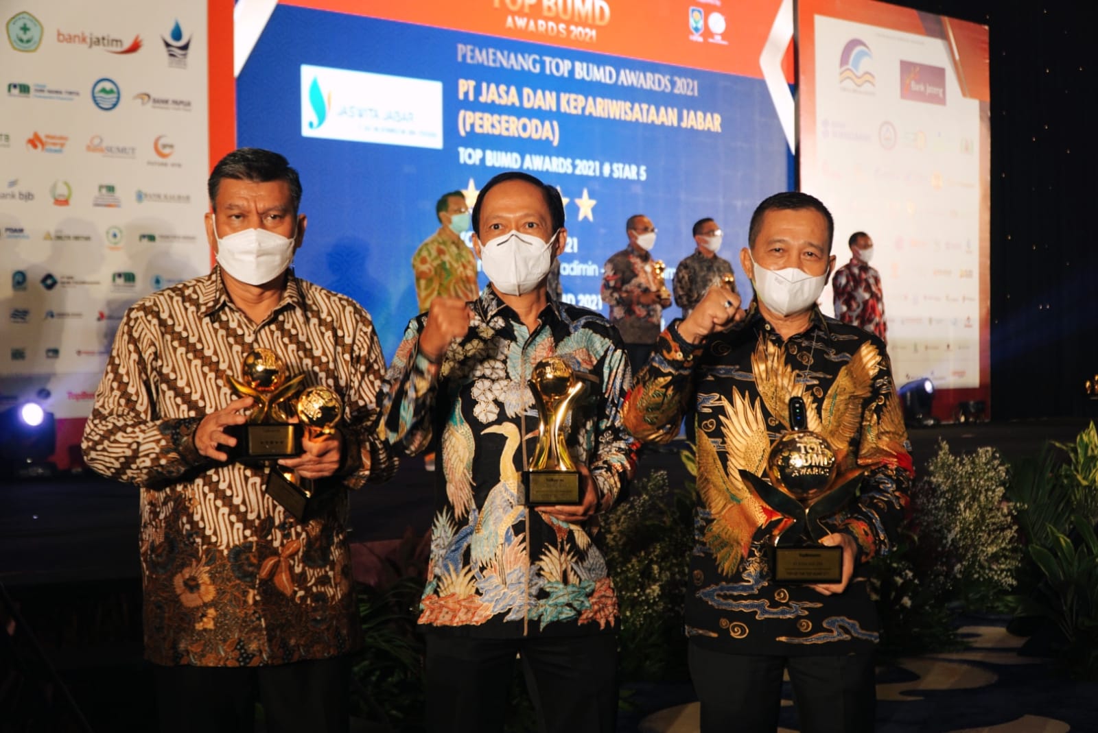 Gubernur Edy Rahmayadi Raih  Penghargaan Top Pembina BUMD 2021