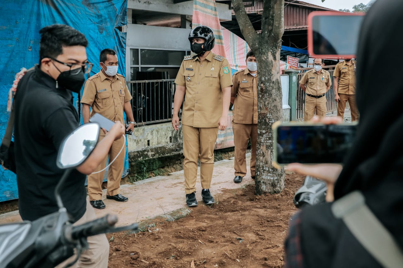 Bobby Turun ke Lapangan,  Pastikan perbaikan jalan yang dilakukan berkualitas