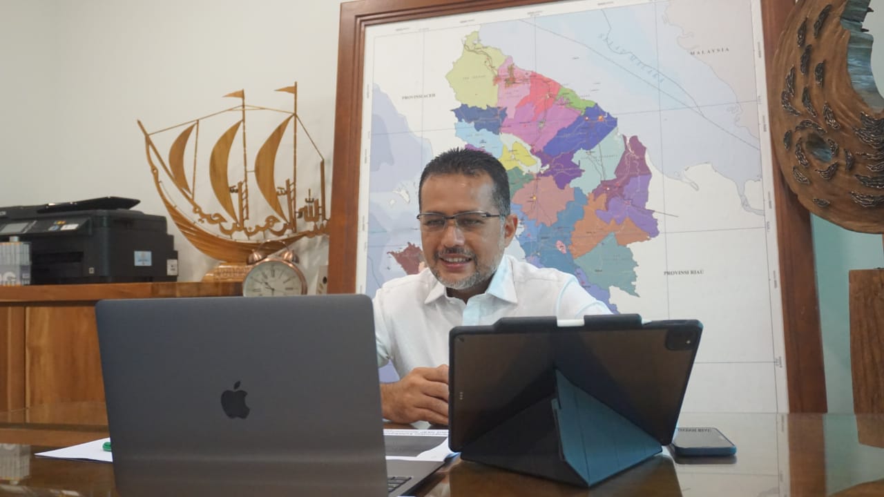 Musa Rajekshah Harapkan Mahasiswa Universitas  HKBP Nommensen Pematangsiantar Terus Kreatif dan Inovatif
