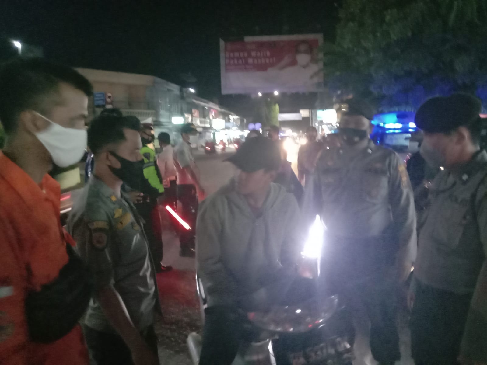 Patroli Gabungan Pemko Tanjung Balai dan TNI - Polri Jemput Bola Sosialisasikan Prokes Covid-19