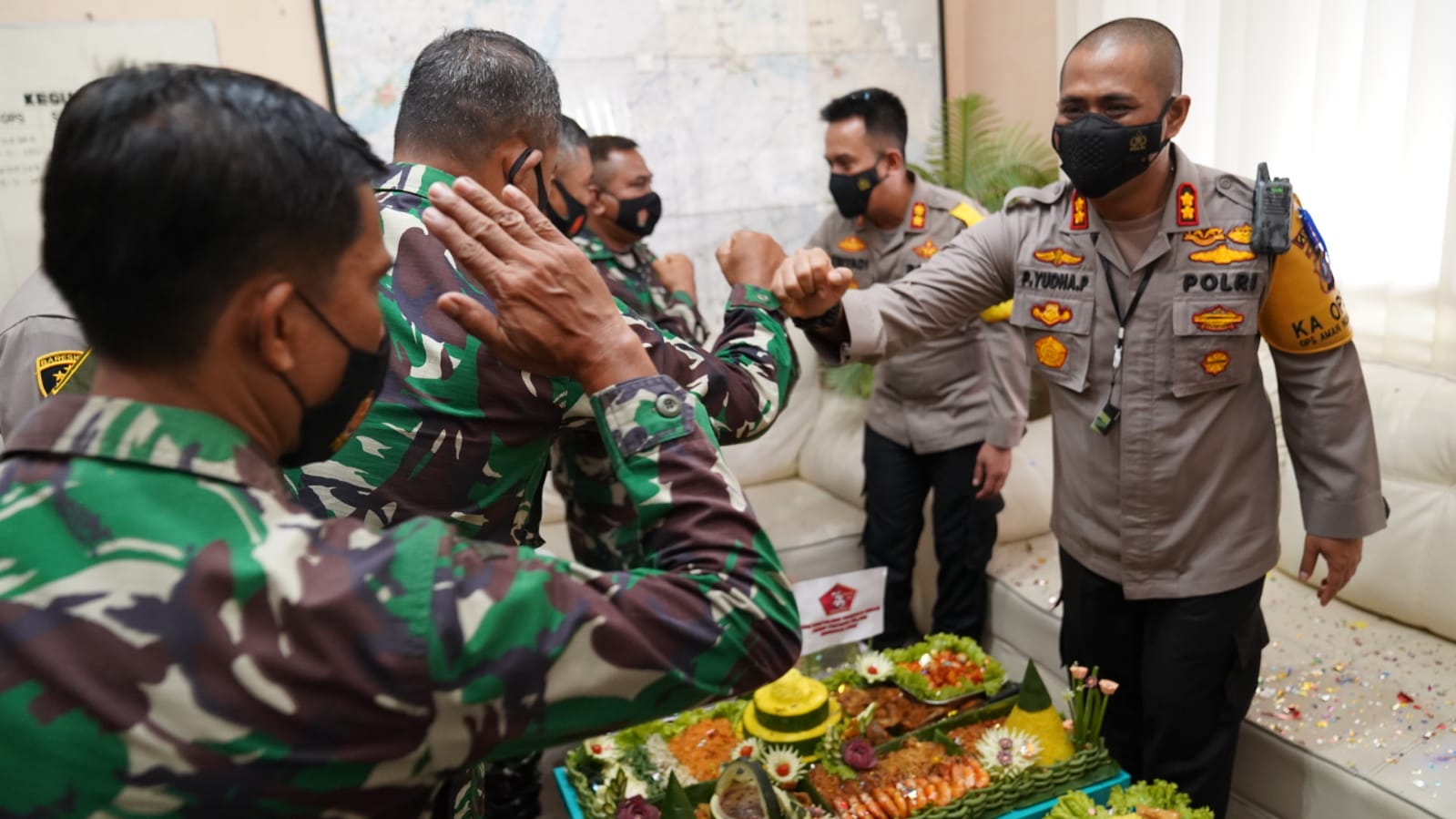 HUT TNI Ke -76, Kapolres Asahan dan Kapolres Tj Balai Datangi Makodim 0208/ Asahan
