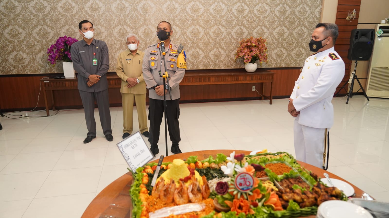 Tiba di Rumah Dinas Bupati, Danlanal Aashan Mendapat Surpraise dari Kapolres Asahan dan Forkopimda
