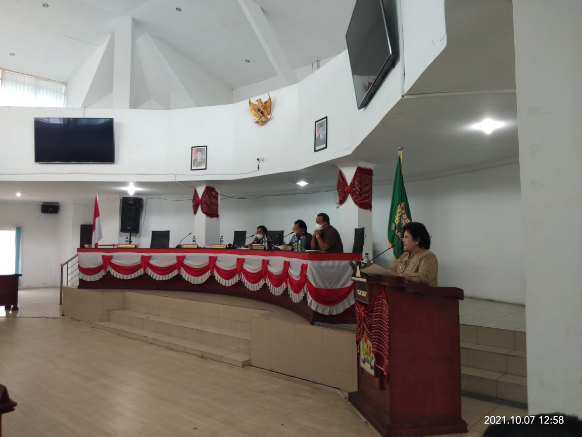 Bupati Karo Cory Sriwati Sebayang sampaikan nota penjelasan atas 5Â  Ranperda
