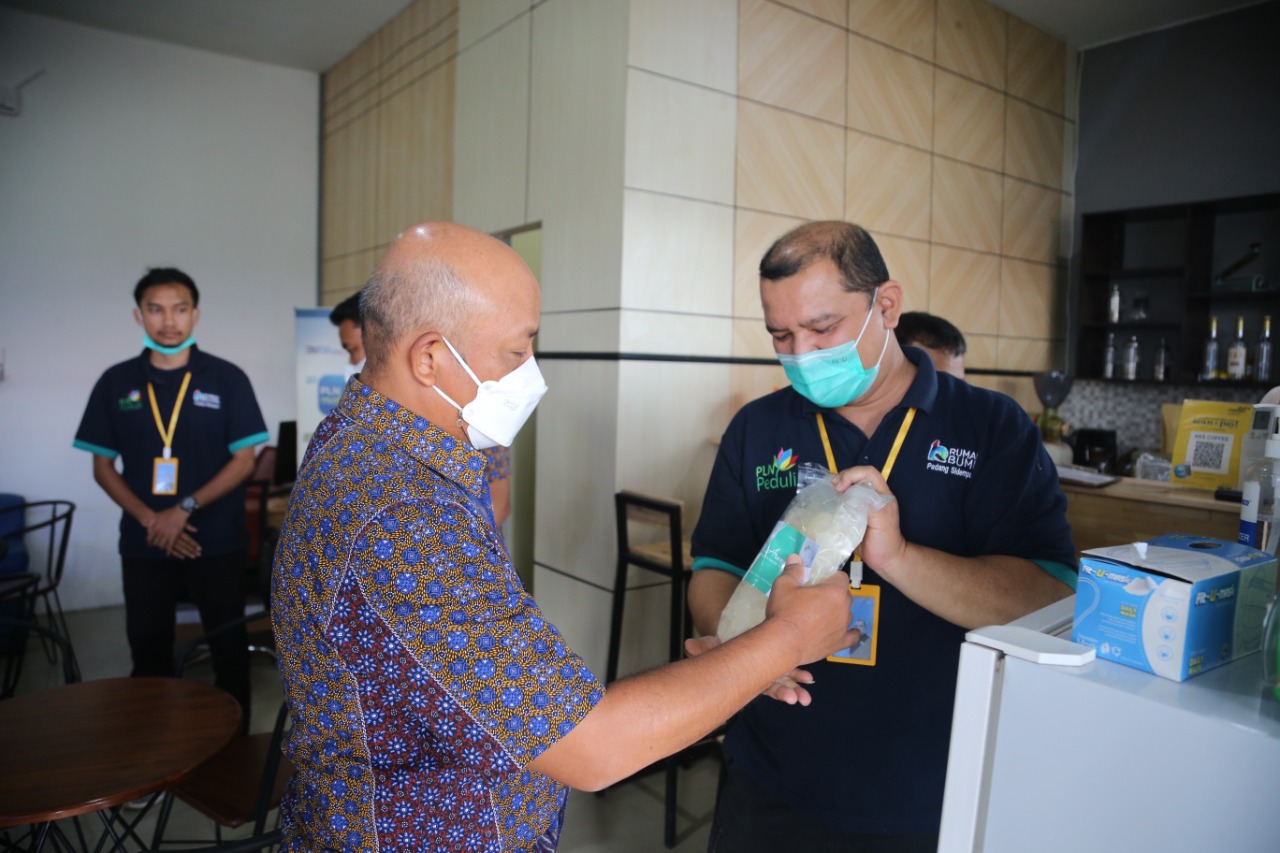 Ditengah Terpaan Krisis dan Covid 19, PLN UIW Sumut Dukung Pelaku Ekonomi Sektor UMKM di Padang Sidimpuan