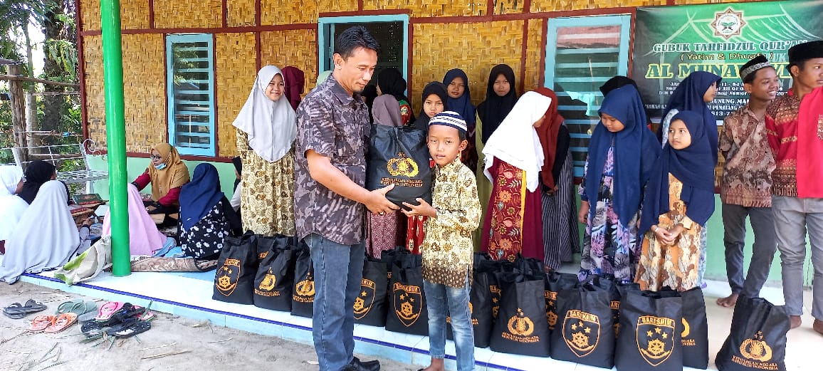 Tahfidzul Quran Yatim Dan Dhuafa Al Munawwir Terima Sembako Kabareskrim