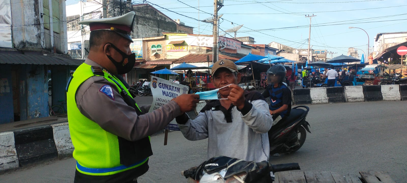 Lagi, Sat Lantas Polres Tanjung Balai Bagikan Masker Secara Gratis