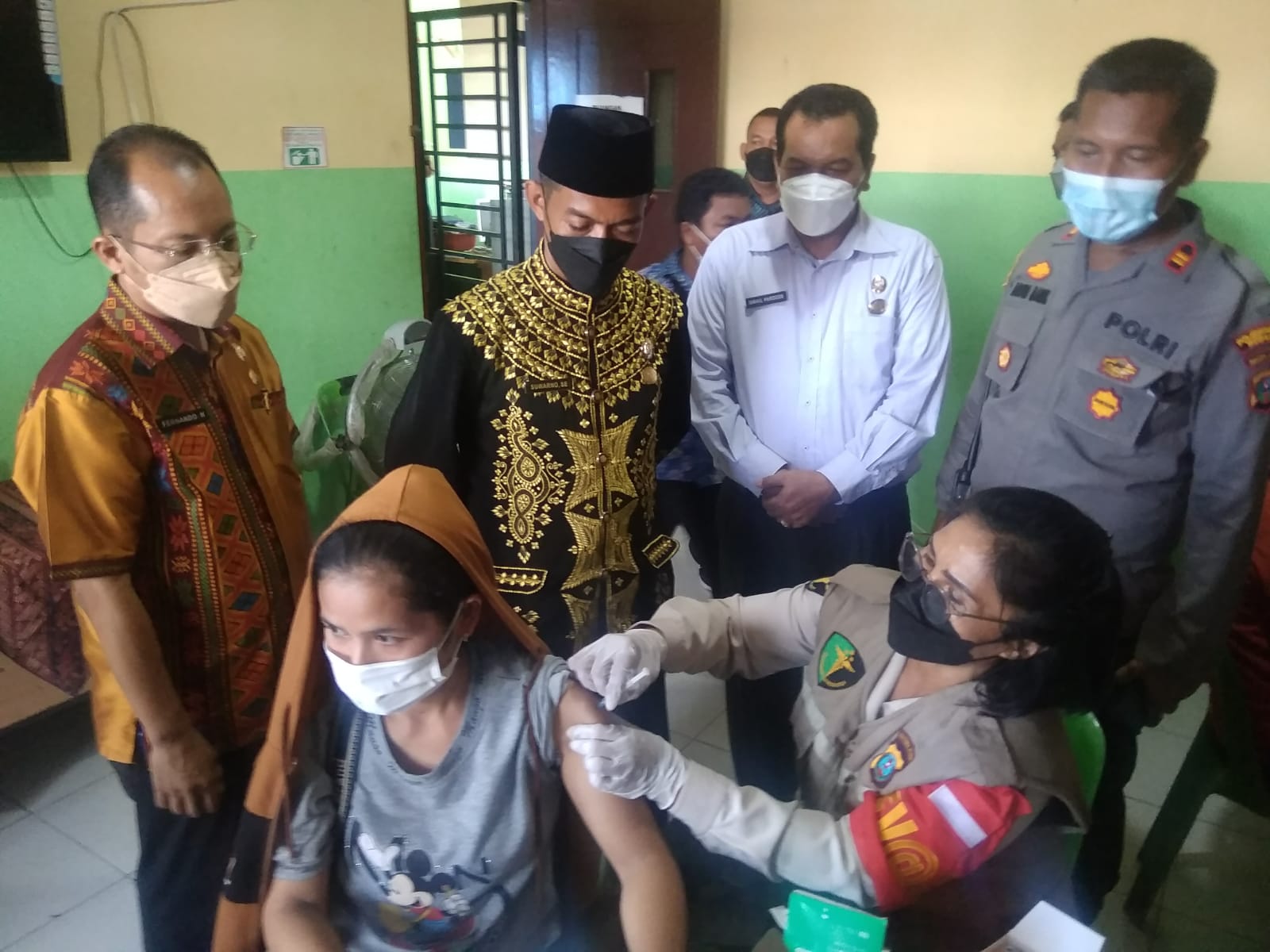 Polsek Medan Tuntungan Berkolaborasi dengan PUD Pasar Medan Gelar Vaksinasi Dosis II
