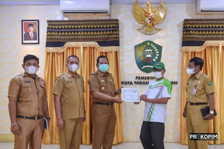 Walikota Padangsidimpuan Irsan Efendi Nasution Lepas Atlet Catur Tuna Daksa