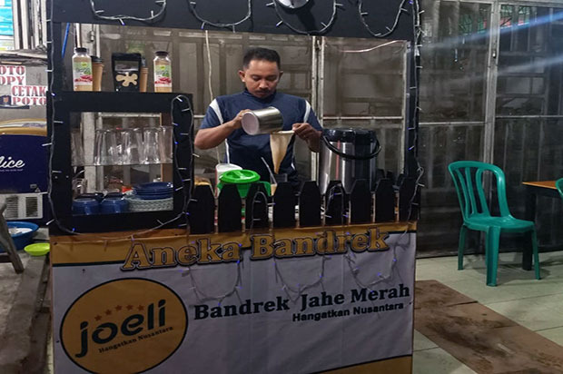 Bandrek Joeli Jajal Konsep Angkringan, Suguhkan BST Segar