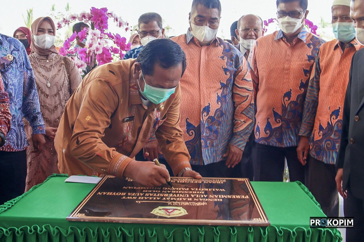 Wali Kota Irsan Efendi Nasution Resmikan Aula Universitas Aufa Royhan (UNAR)