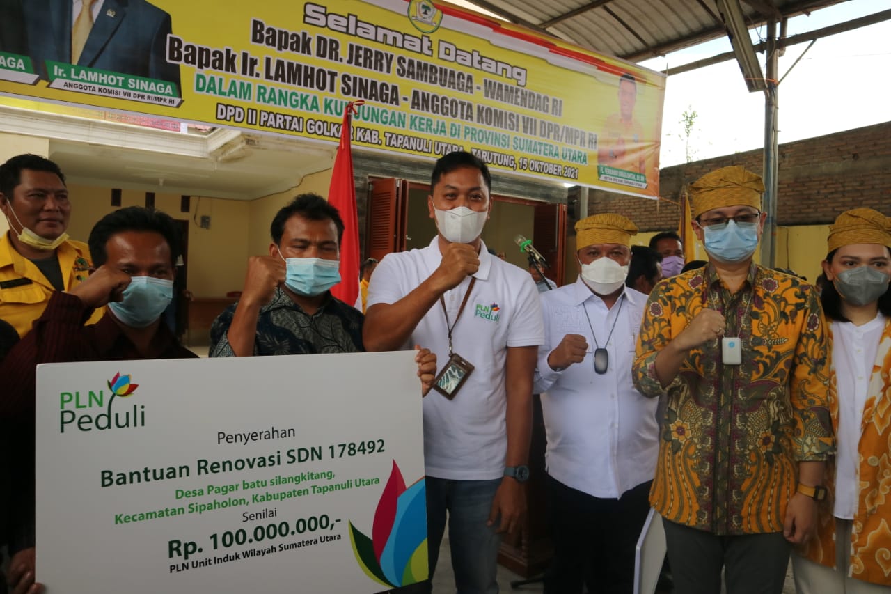PLN UIW Sumut Salurkan Bantuan Tanggung Jawab Sosial Lingkungan  Rp720 Juta di Dua Kabupaten