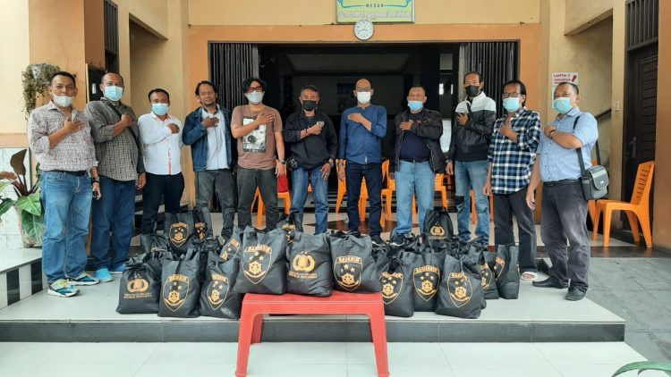 Forkom Warkopâ€™ Polda Sumut Salurkan Bantuan Kabareskrim