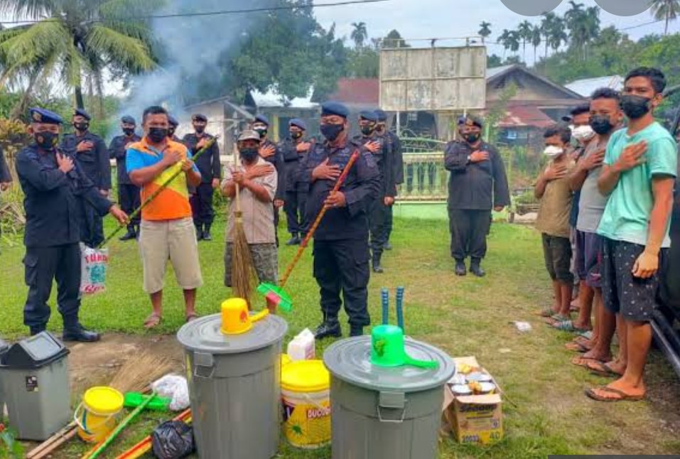 Jelang HUT Ke 76 Korps Brimob Polri, Satuan Brimob Polda Sumut Gotong Royong ke Rumah Ibadah