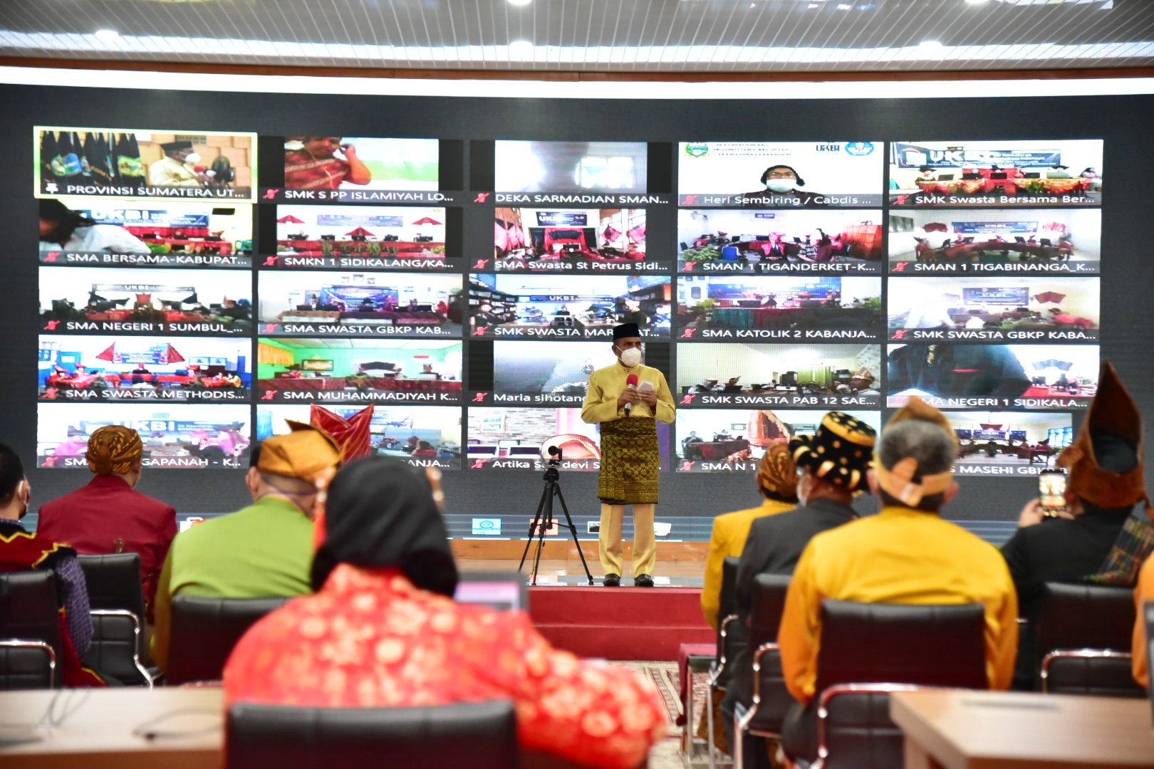 Peringati Hari Sumpah Pemuda,  Pemprov Sumut Raih Dua Rekor MURI, Peserta UKBI Berpakaian Adat Terbanyak