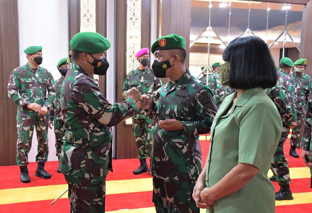 Pangdam I/Bukit Barisan Menerima Laporan Korps Kenaikan Pangkat 18 Perwira Menengah