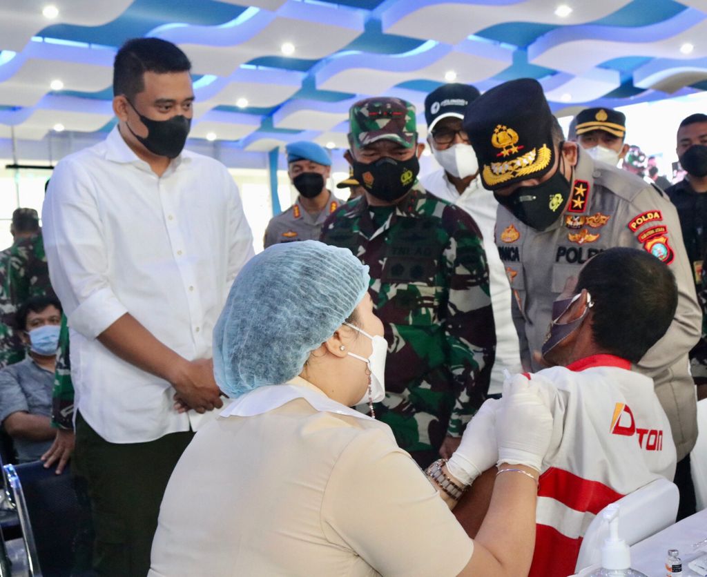 Covid-19 Menurun Tak Buat Lengah, Bobby Nasution Terus Perluas Cakupan Vaksinasi