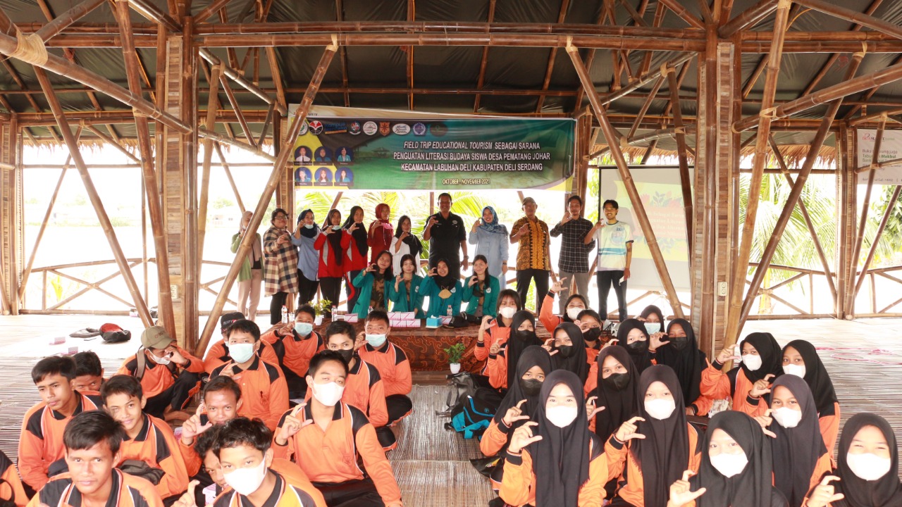 Field Trip Educational Tourismâ€ oleh PGSD FIP UNIMED Sebagai Sarana Penguatan Literasi Budaya Siswa