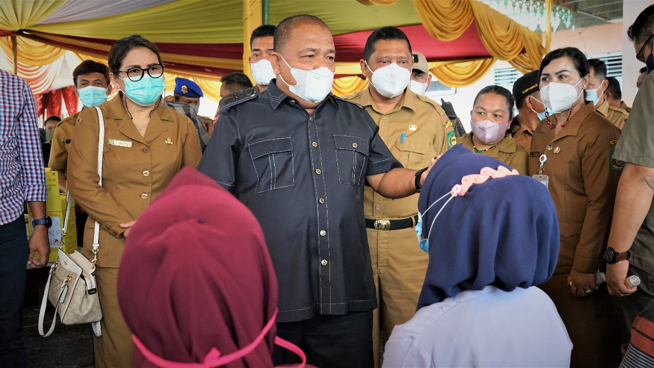 Bupati Ajak Masyarakat Jadi Garda Terdepan Kampanyekan Vaksin