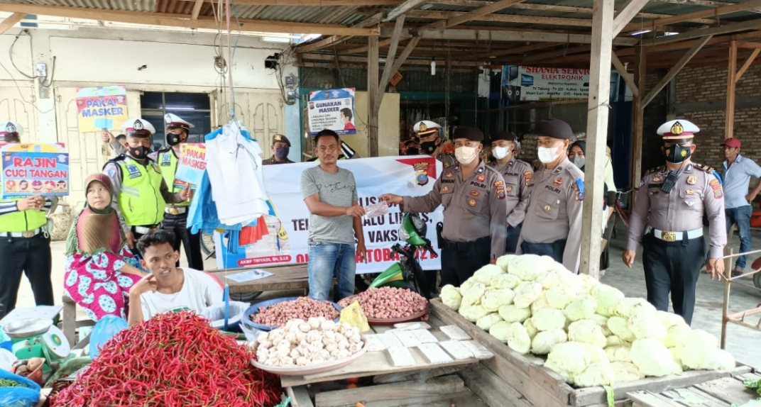 Personil Gabungan Bersama Pemko Tanjung Balai Tegur Masyarakat Tidak Mematuhi Prokes Cegah Covid-19