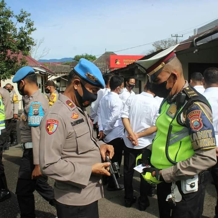 Ada Apa, Propam Polres PSP Periksa Senpi dan Kelengkapsn Surat