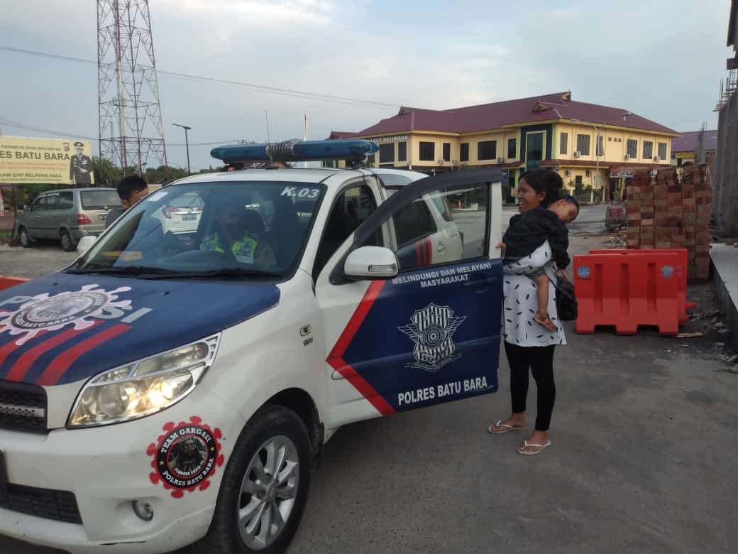 Ibu Hamil 9 Bulan Ngidam Ingin Naik Mobil Patwal Polres Batu Bara , Begini Kejadiannya