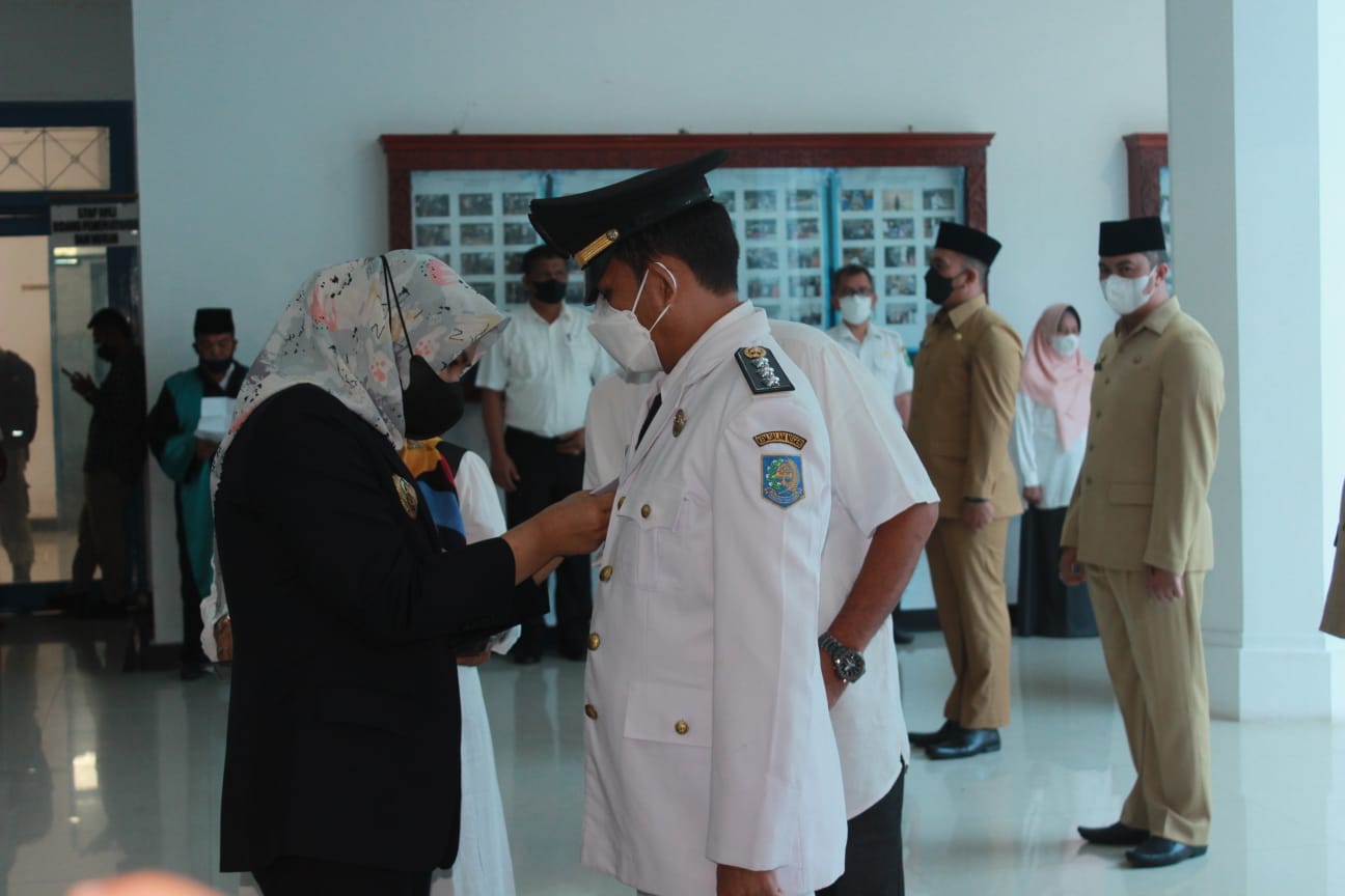 Atika Azmi Utammi Nasution Lantik 7 Pejabat Eselon III