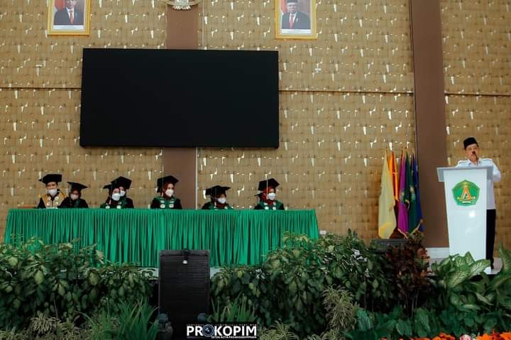 Wakil Wali Kota Padangsidimpuan Arwin Siregar menghadiri wisuda Universitas Aufa Royhan