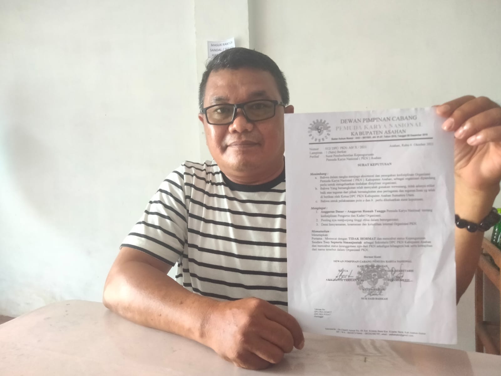 Diberhentikan Sepihak dari Sekretaris DPC PKN Asahan, Teci Septerio :Â  Langgar AD/ART