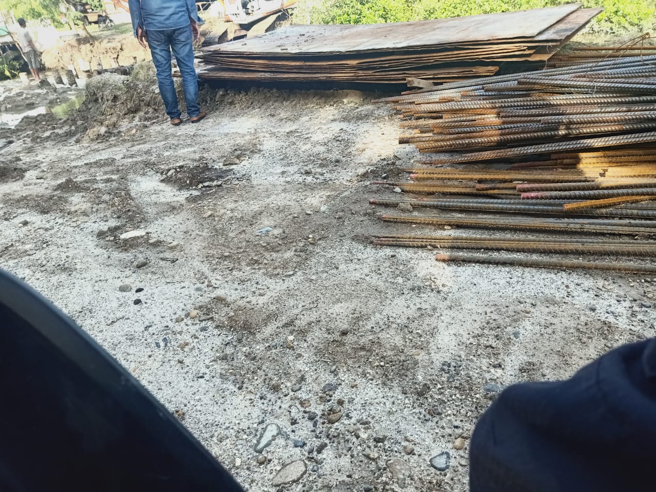 Kontraktor CV Sri Deli Pinjam Pakai Lempengan Besi Baja Bangun Jembatan