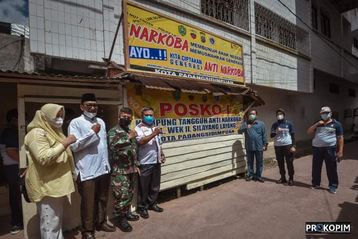 Kapolres AKBP Juliani Prihartini, S.IK, MH Bersama Wali Kota Irsan Efendi Nasution SH resmikan Posko Kampung Anti Narkoba