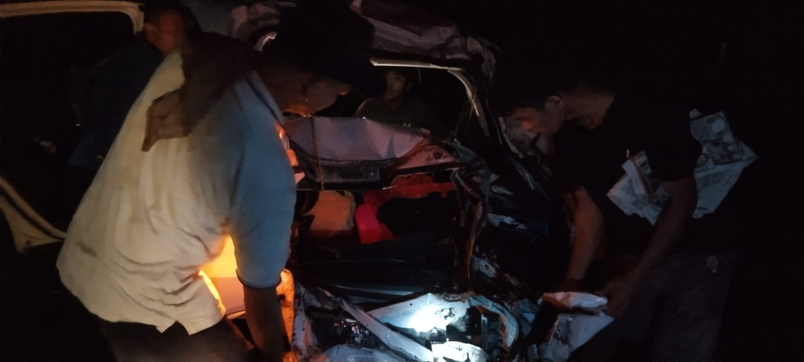 Pohon Tumbang Disertai Longsor Bebatuan Kembali Terjadi di Titik 37.5 Tirtanadi, 1 Unit R4 Ringsek