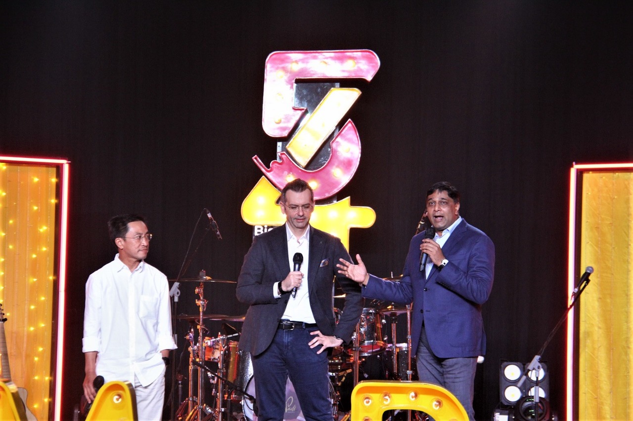 54 Tahun Indosat Ooredoo â€˜Bi54 Bangkit Bersamaâ€™