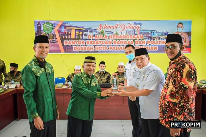 Arwin Siregar menerima kunjungan studi banding FKUB Kota Bukit Tinggi