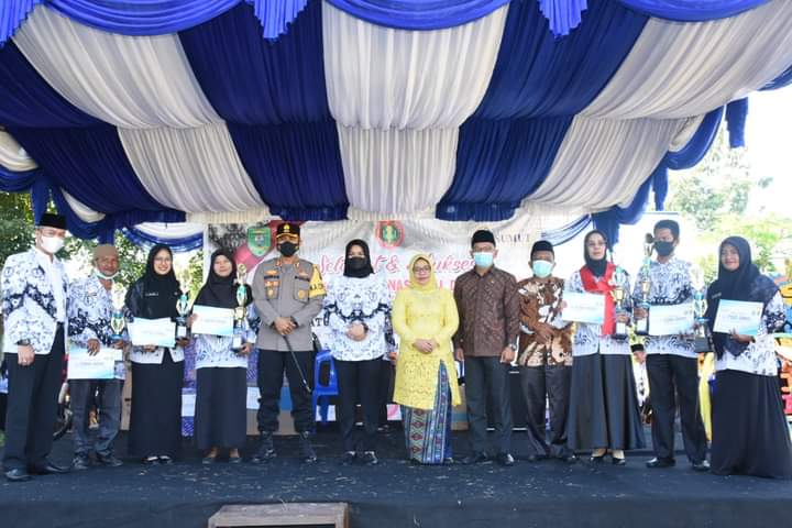 Jadi Inspektur Upacara HUT Ke-76 PGRI dan HGN Tahun 2021,  Atika : 