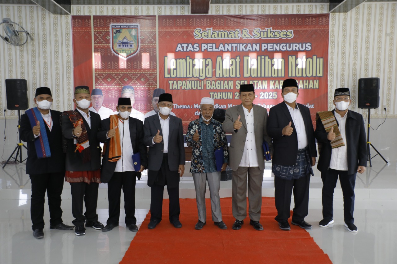Pelantikan Pengurus Lembaga Adat Dalian Natolu Tabagsel Kab Asahan Hadir Bupati, Wabup dan Sekda Asahan