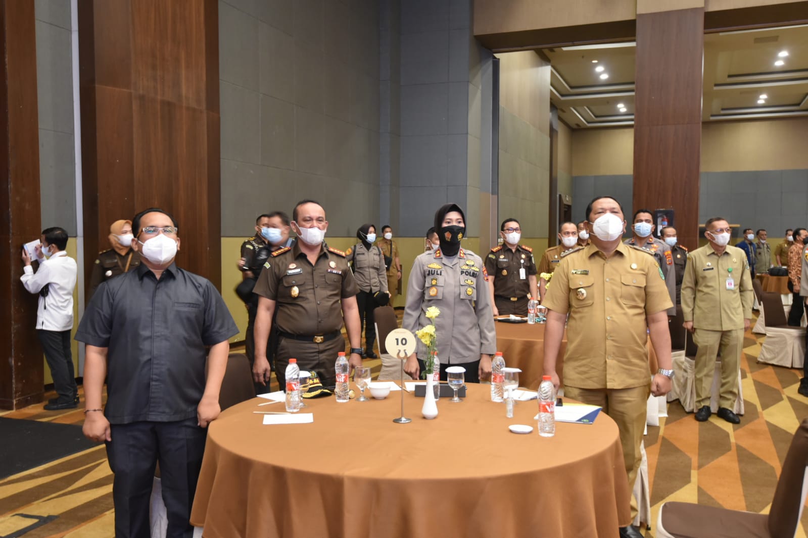 Walikota Irsan Efendi Nasution dan Forkopimda hadiri rapat Asistensi pengelolaan keuangan dan Evaluasi PPKM