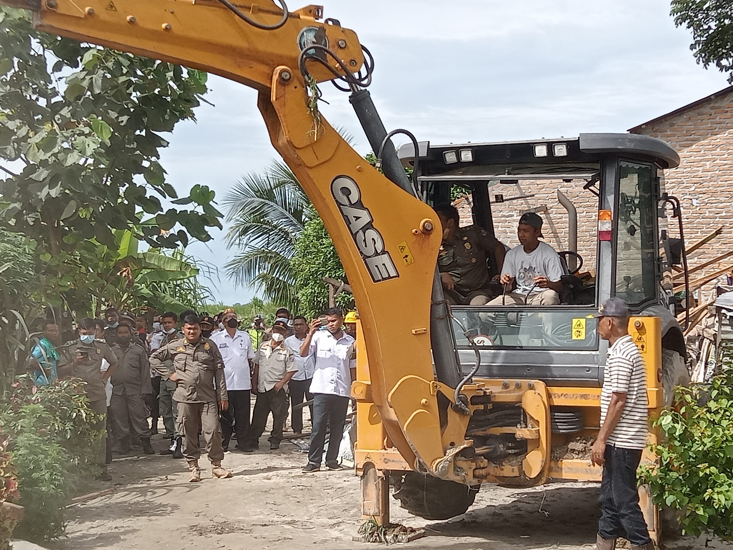 Cerita Dibalik Pembongkaran Cafe  Bantaran Sungai Ular, Romo : Mau Kemana Kami Tinggal