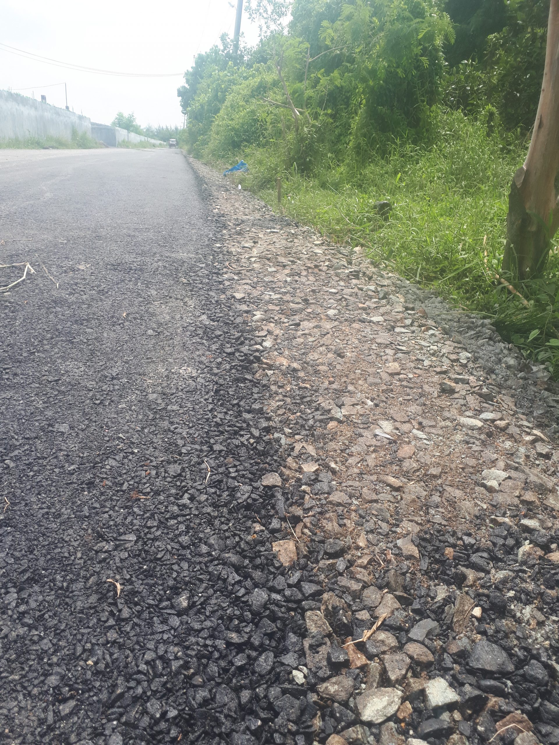Lapor Pak Bupati, Proyek Pengaspalan Ruas Jalan Pantai Putra Deli Rp 1,9 Miliar Diduga Asal Jadi