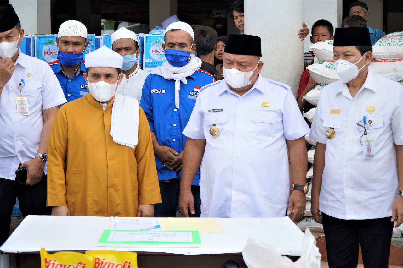 Bupati Langkat Serahkan Bantuan Peringatan HAUL Tuan Guru ke 98