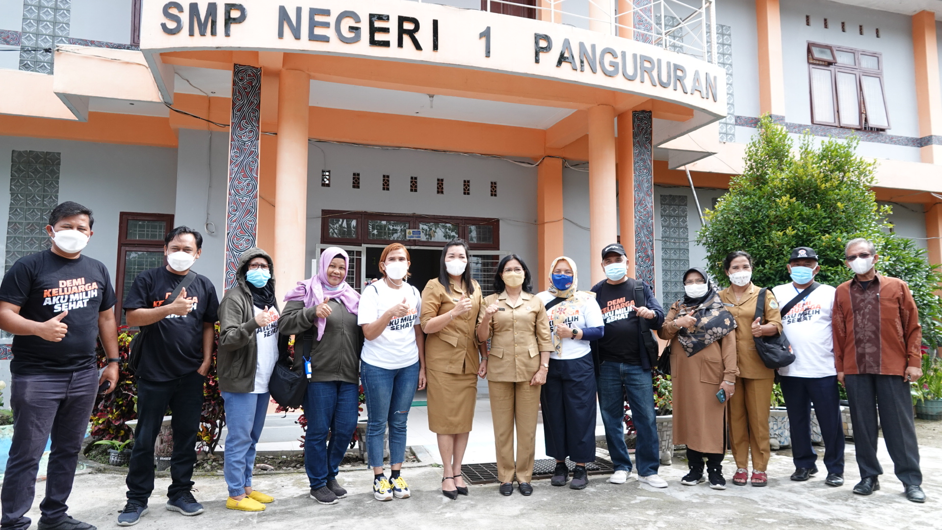 Dukung Penguatan Prokes Jelang Nataru, Forum Wartawan Unit Pemprov Sumut Bakti Sosial Bagikan Masker dan Hand Sanitizer