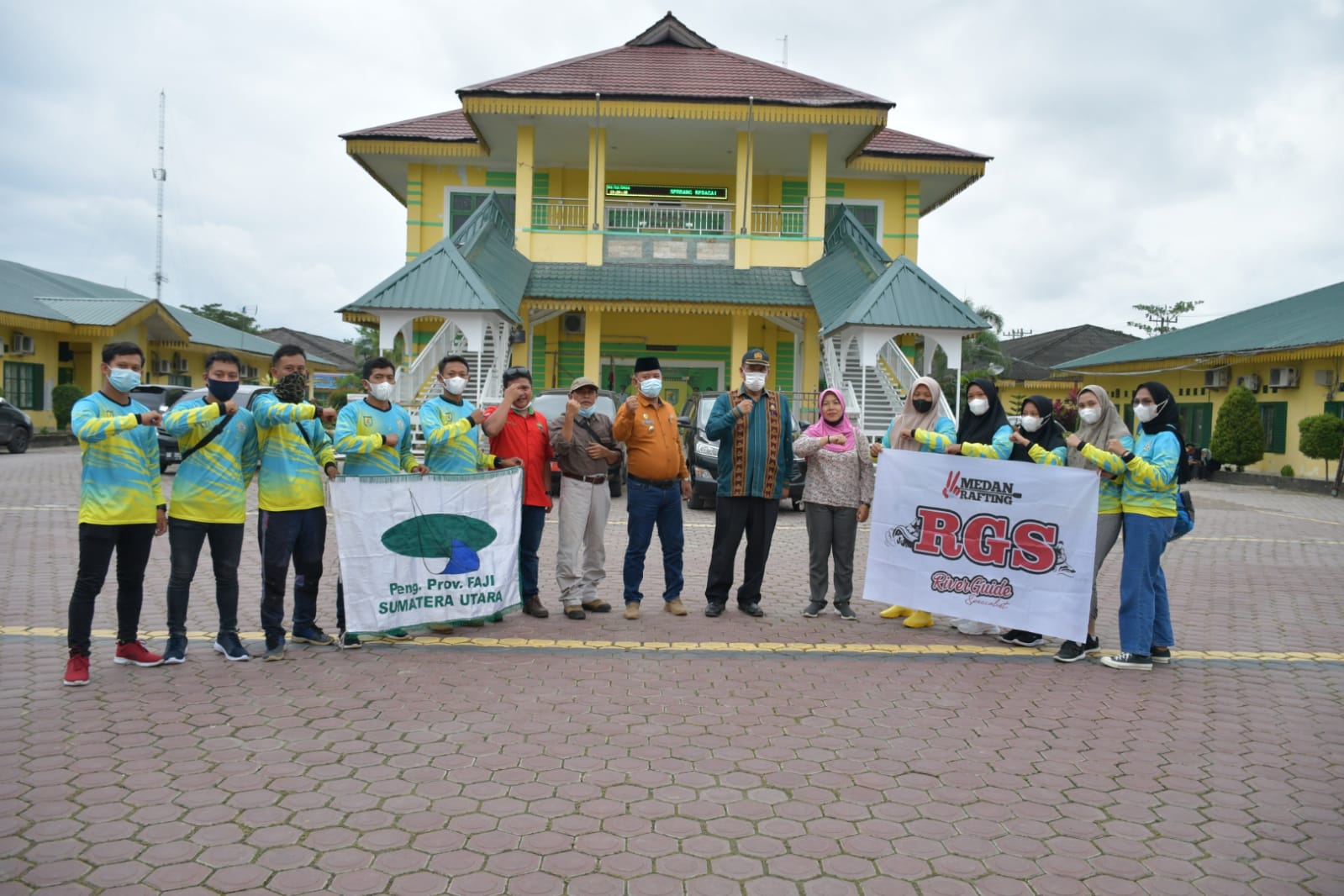 Bupati Darma Wijaya Lepas Atlet Arung Jeram Sergai Menuju Kejurnas Lampung