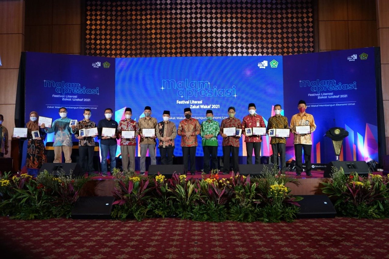 Dompet Dhuafa Terima Penghargaan dari Kementerian Agama di Malam Apresiasi Festival Literasi Zakat Wakaf 2021