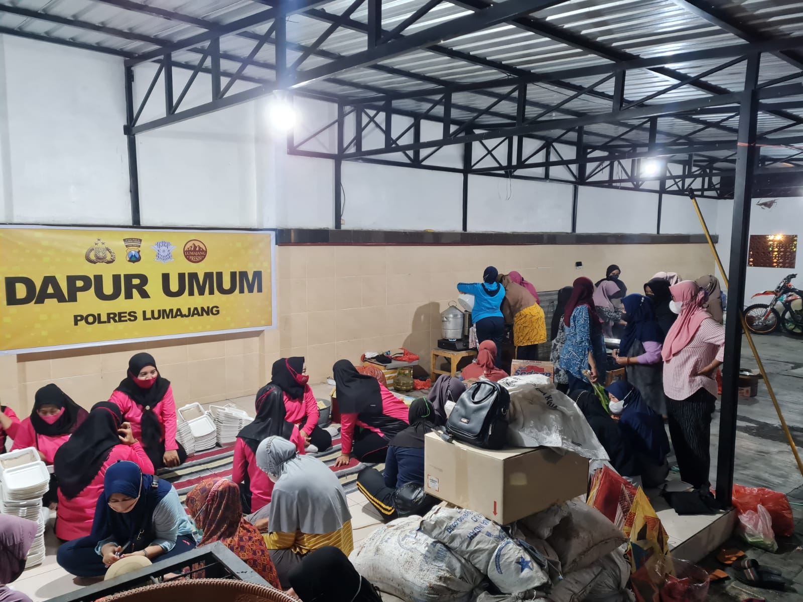 Panglima TNI Bersama Kepala BNPB Pusat dan Forkopimda Jatim Lakukan Pantauan Udara Bencana APG Gunung Semeru