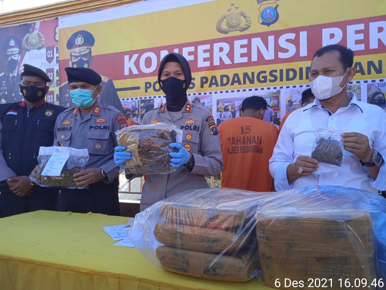 TIM PRC POLRES SIDIMPUAN KEMBALI MENANGKAP JARINGAN NARKOBA, 12 BAL GANJA GAGAL MENDARAT DIPULAU JAWA