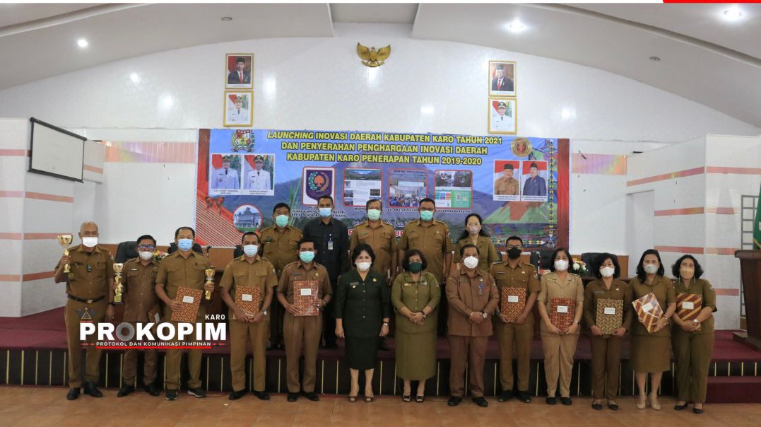 BUPATI KARO LAUNCHING INOVASI DAERAH 2021 DAN SERAHKAN PENGHARGAANÂ 