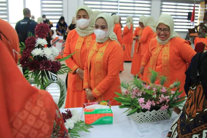 Dalam Rangka Memperingati HUT DWP Labuhanbatu Ke-22 Tahun, Gelar Lomba Merangkai Bunga Hidup