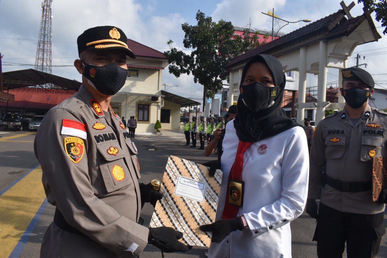 POLWAN TAPSEL PERAIH PENGHARGAAN PENYELESAIAN BERKAS PERKARA TERBANYAK