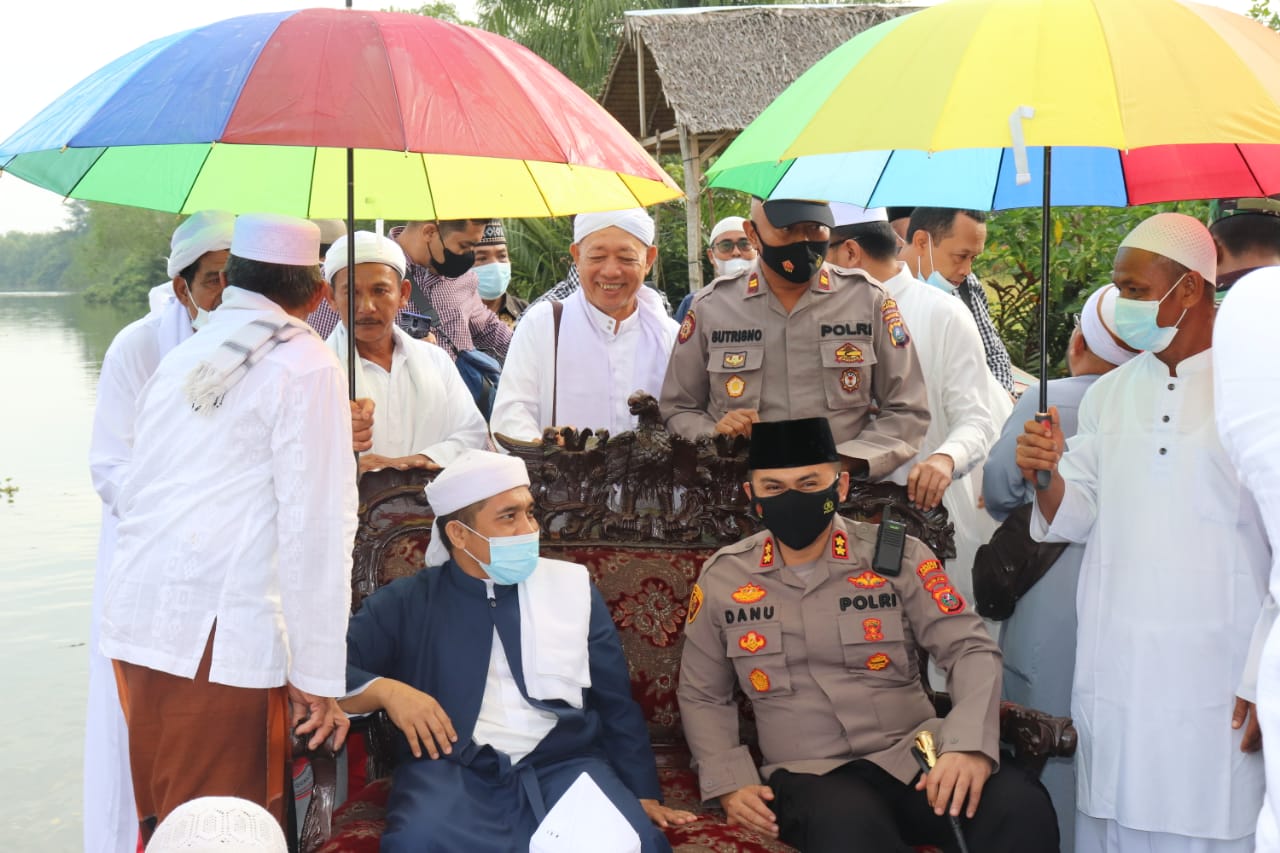Kapolres Langkat Hadiri Maulid Nabi Muhammad SAW Di Jaring Halus, Tuan Guru Babusalam Dr. Zikmal Fuad, MA Penceramah