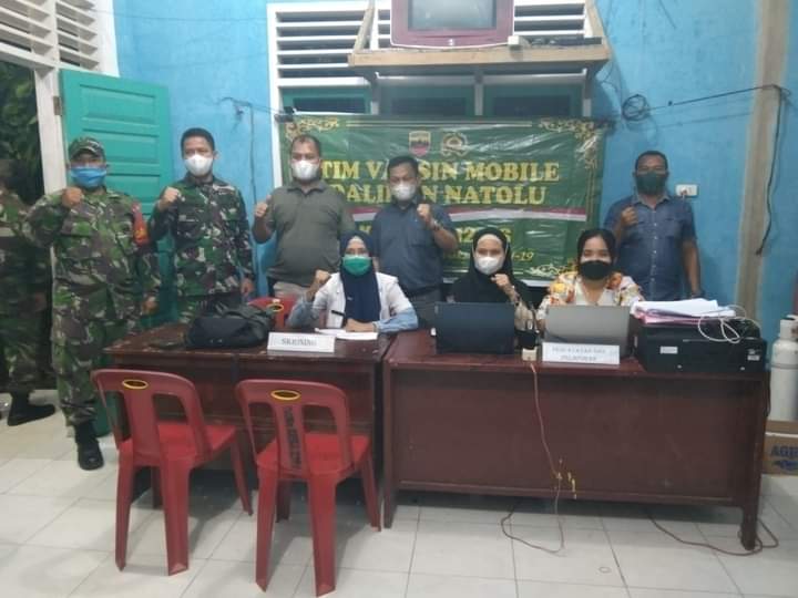 DANDIM 0212/TS TINJAU PELAKSANAAN VAKSINASI DESA MANUNGGANG JULU, 
