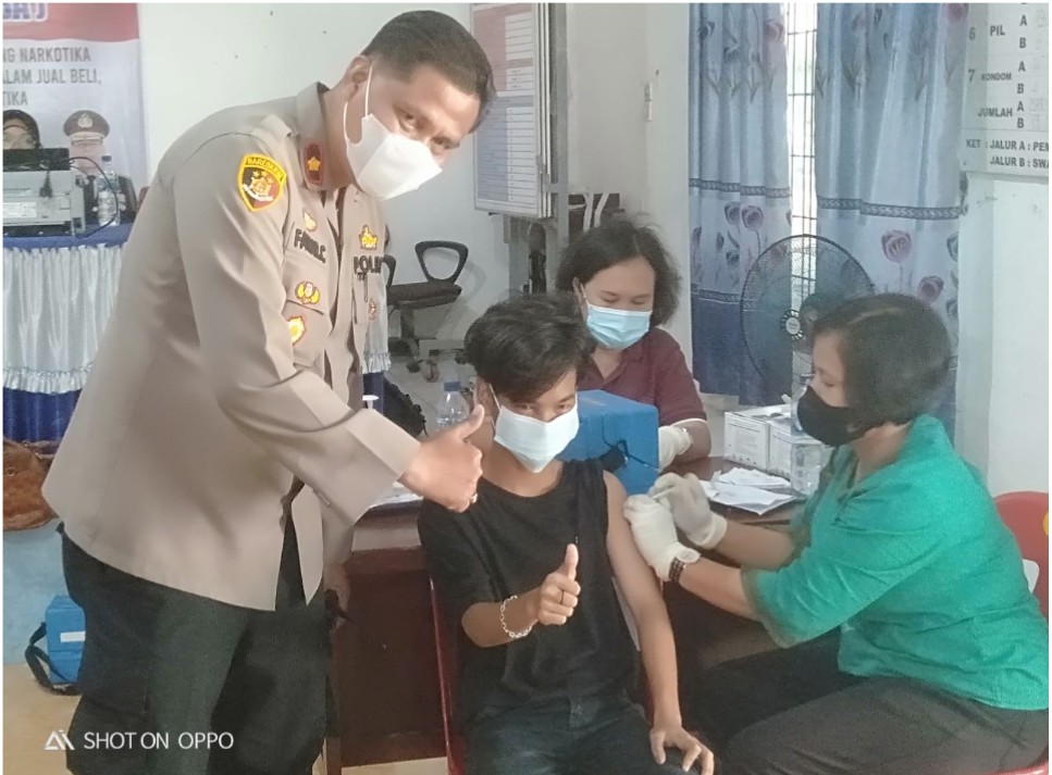 Kejar Capaian Target Vaksinasi Polsek Patumbak Kumpulkan Warga Secara Door To Door